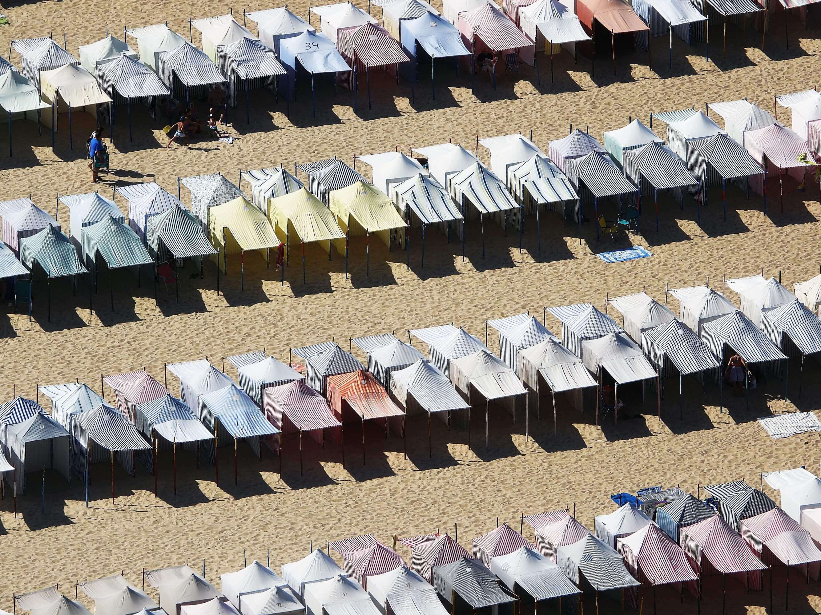 Oro & Nero: Encantos Home