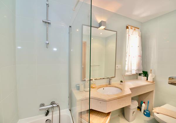 Bathroom Silver Apartment