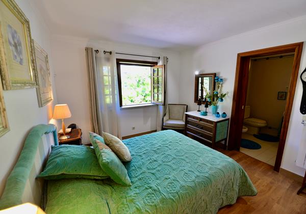 Double Bedroom With En Suite In Villa Isabel De Aragao