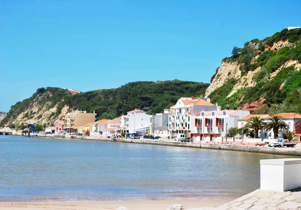 Sao Martinho Do Porto Bay Ship