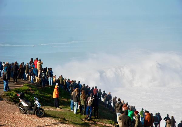 Nazare Big Waves Clementine