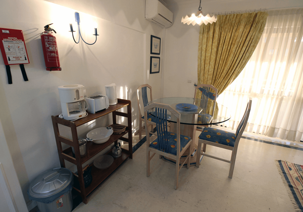 Algarve Vilamoura Holiday Apartment Marina Mar Cascata Dining Area