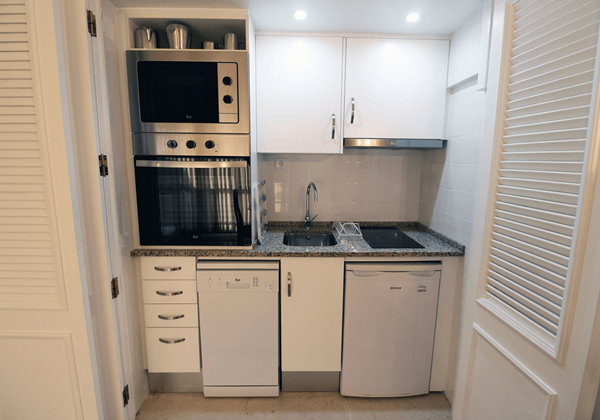 Algarve Vilamoura Holiday Apartment Marina Mar Cascata Kitchenette 1