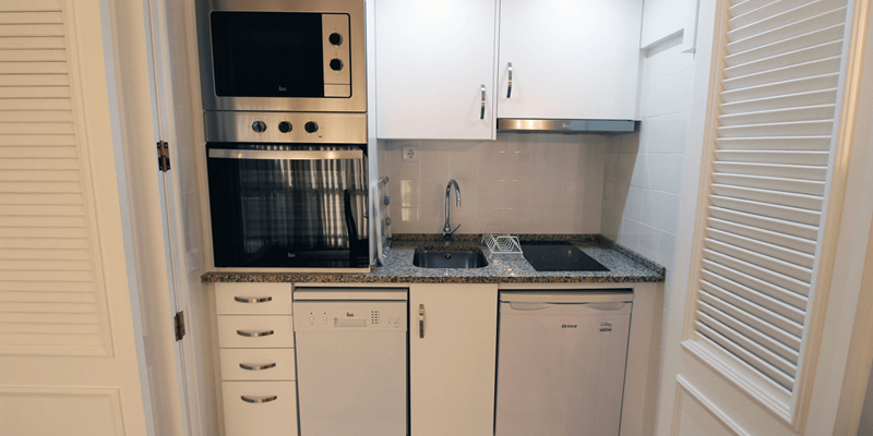 Algarve Vilamoura Holiday Apartment Marina Mar Cascata Kitchenette 1