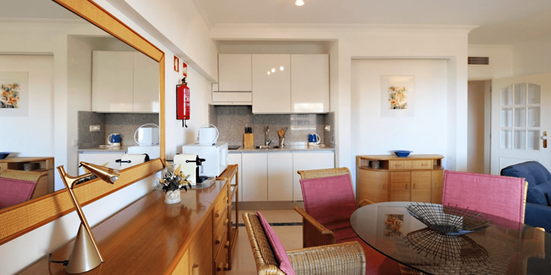 Algarve Vilamoura Holiday Home Marina Mar Luz Dining Table And Kitchenette