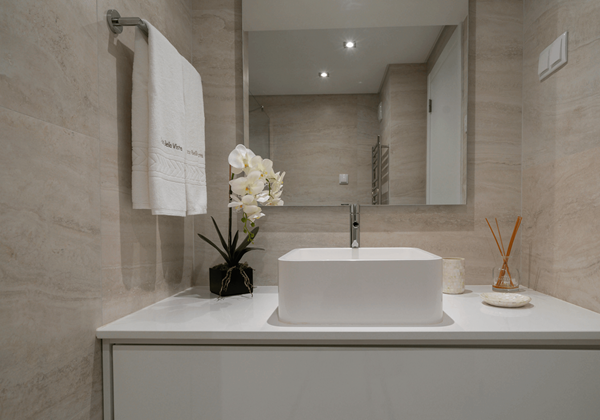 Algarve Vilamoura Luxury Holiday Apartment Marina Mar Bela Vista Bathroom 1