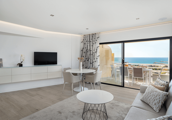 Algarve Vilamoura Luxury Holiday Apartment Marina Mar Bela Vista Living And Dining Room