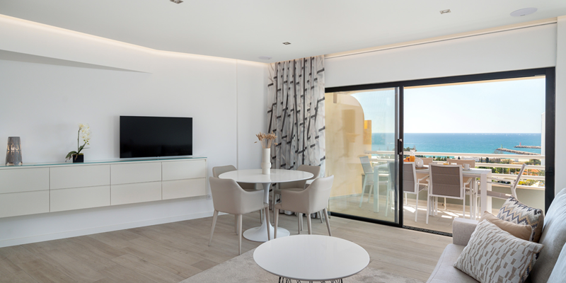 Algarve Vilamoura Luxury Holiday Apartment Marina Mar Bela Vista Living And Dining Room