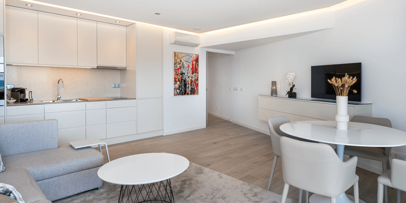 Algarve Vilamoura Luxury Holiday Apartment Marina Mar Bela Vista Living Room And Kitchenette