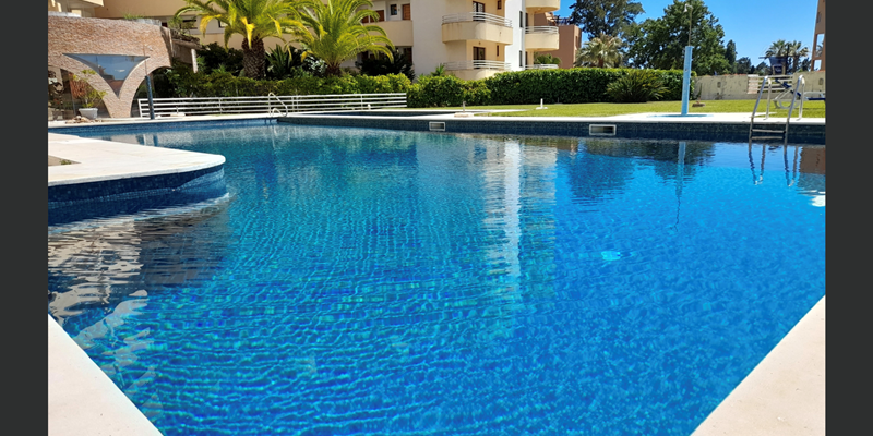 Algarve Vilamoura Marina Mar Holiday Apartment Navegante Large Communal Swimming Pool