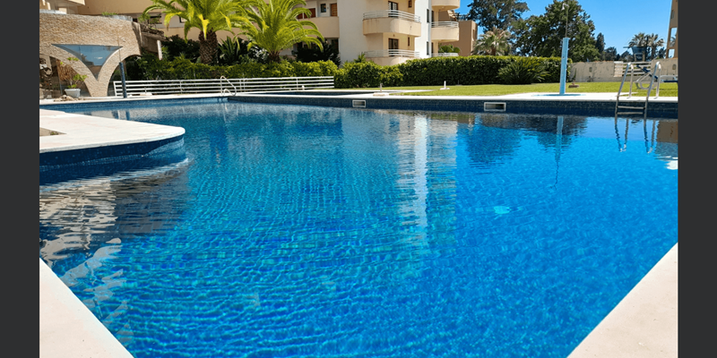 Algarve Vilamoura Marina Mar Holiday Apartment Navegante Large Communal Swimming Pool