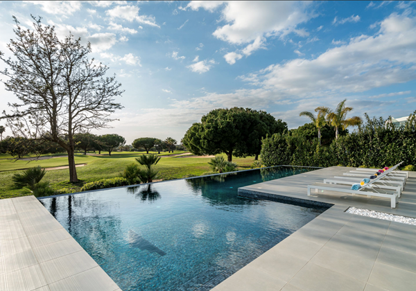 Algarve Vilamoura Luxury Holiday Villa Colinas Do Golfe Infinity Swimming Pool Area