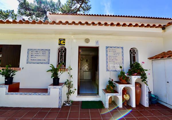 Vila Isabel De Aragao Back Entrance Colares Sintra