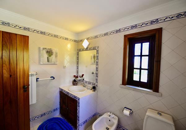 Villa Isabel De Aragao Bathroom Colares Sintra