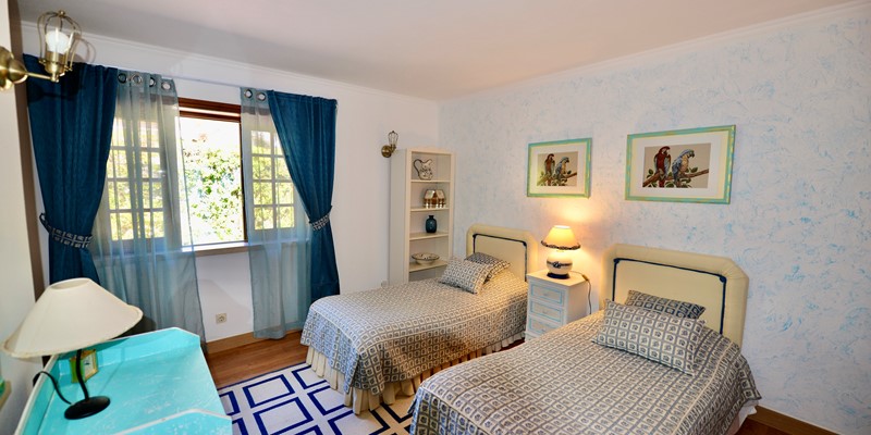 Villa Isabel De Aragao Bedroom With Twin Beds Colares Sintra