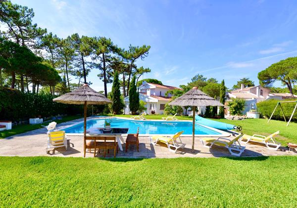 Villa Isabel De Aragao Garden And Pool Area Colares Sintra
