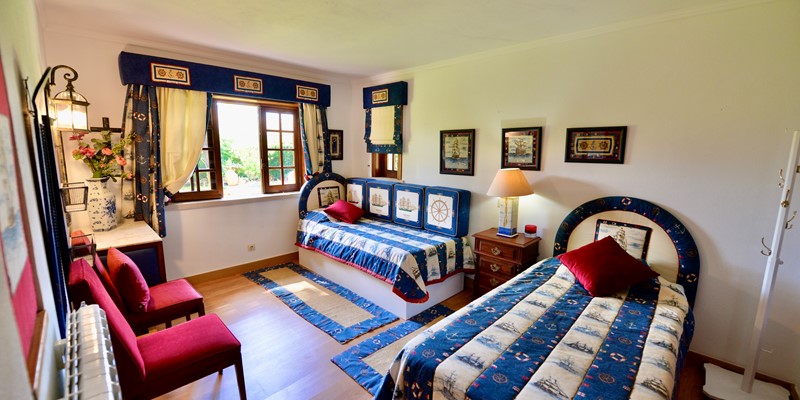 Villa Isabel De Aragao Large Twin Bedroom Colares Sintra