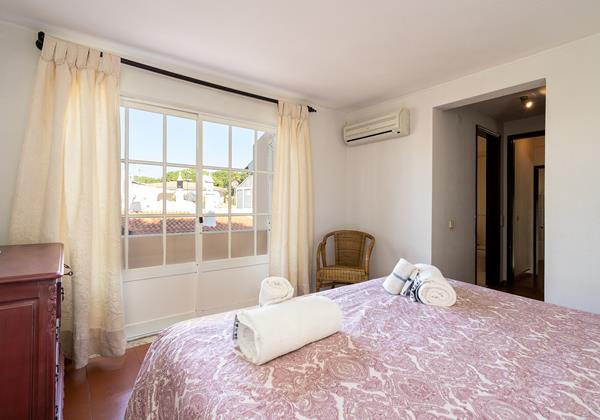 Double Bedroom Of Villa Mianas Vilamoura Algarve