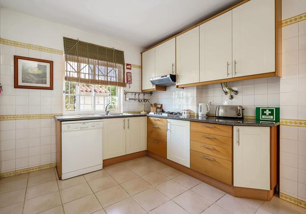 Kitchen Of Villa Mianas Holiday Home In Algarve