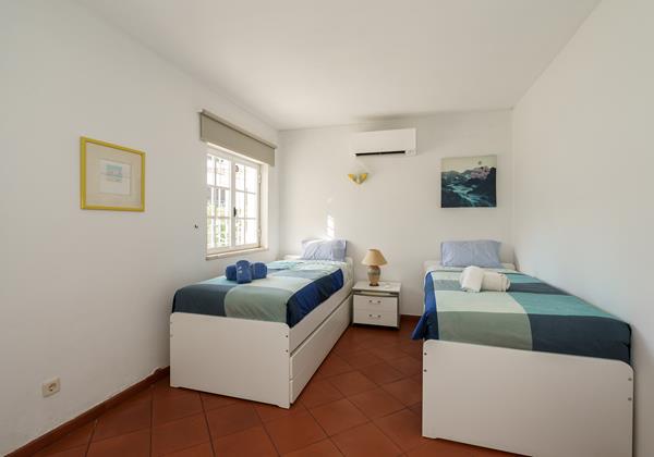 Twin Bedroom Of Villa Mianas Vilamoura Algarve