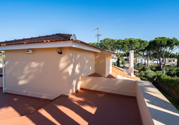 Villa Mianas Balcony Private Villa For Holiday Rentals In Vilamoura Algarve