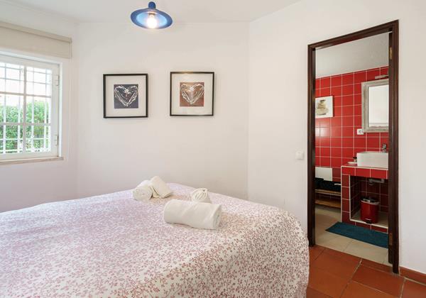 Villa Mianas Bedroom Ensuite