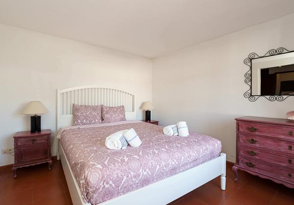 Villa Mianas Double Bedroom Holiday Home Vilamoura Algarve Portugal