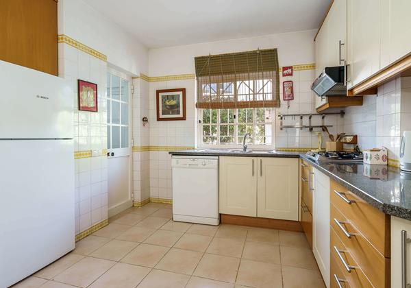 Villa Mianas Kitchen Holiday Home Vilamoura Algarve