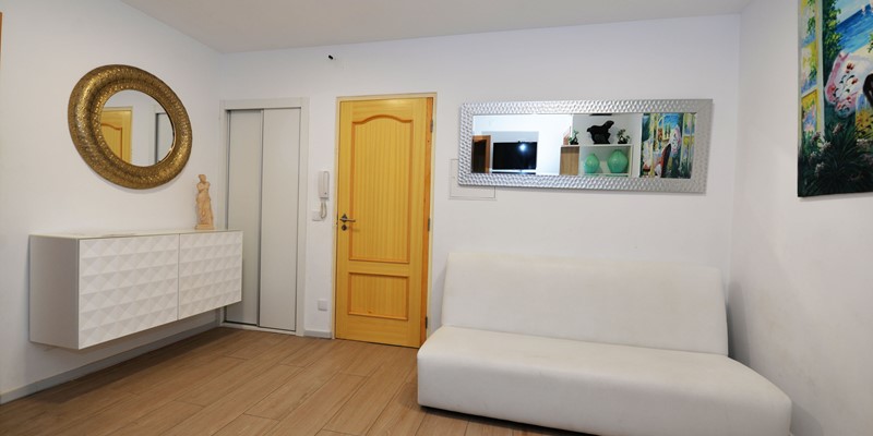 Nazare Holiday Apartment Oceanscape 1St Floor 3 Bedroom Apartment Entrance