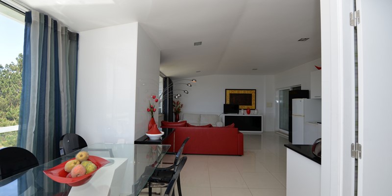 Nazare Pederneira Holiday Apartment Seaview Splendor 2 Bedroom Apartment Entrance And Dining Area