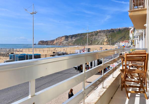 Beachfront Holiday Apartment Nazare 3 Bedroom Apartment Balcony With Sea View