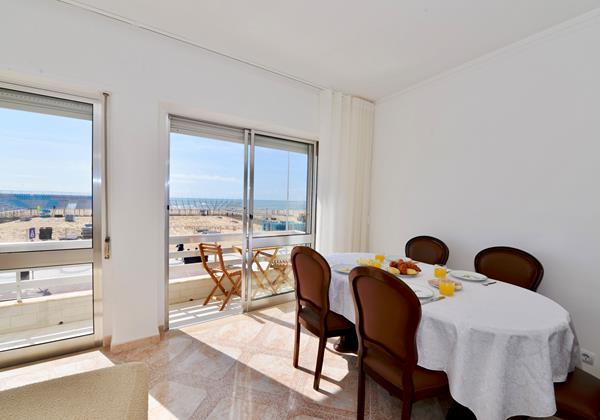 Beachfront Holiday Apartment Nazare 3 Bedroom Apartment Dining Area With Sea View 1