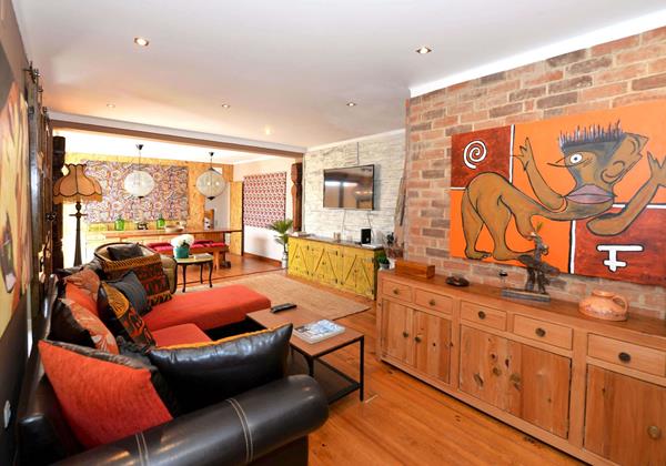 Private Holiday Villa Nazare Casa De Norte Living And Dining Areas