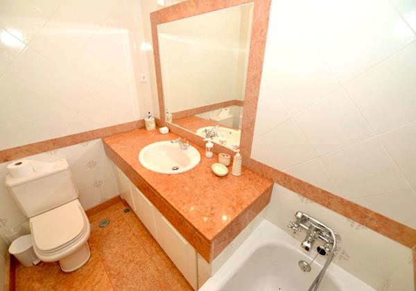 Bathroom In The Quinta Da Barreira In The Silver Coast Of Portugal