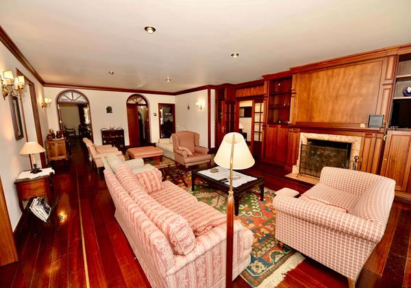 Large Lounge In The Quinta Da Barreira On The Silver Coast In Portugal
