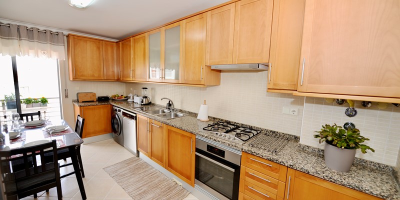 Full Kitchen In Alfeizerao Holiday Home