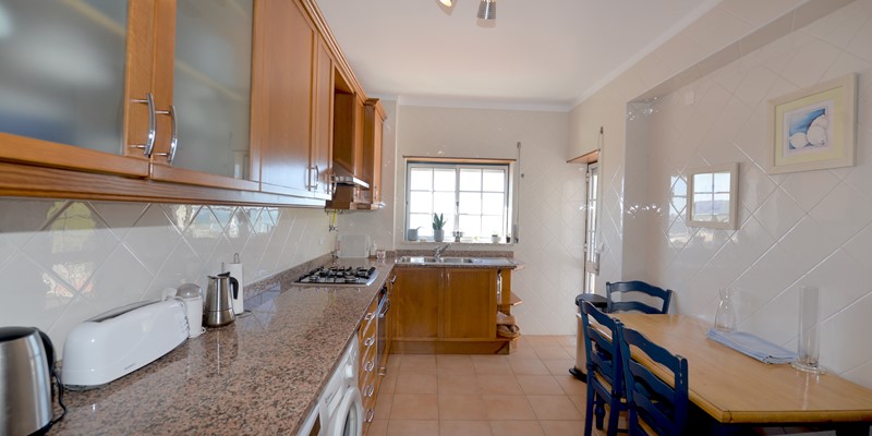 Well Equipped Kitchen In Holiday Rental In Nazare