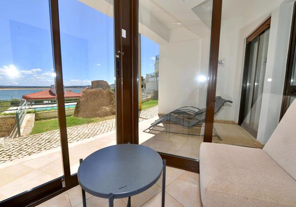 Palm Tree Sunroom And Terrace Overlooking Sao Martinho Do Porto Bay