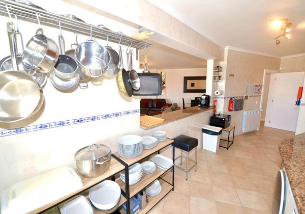 Palm Tree Kitchen Sao Martinho Do Porto Holiday Rentals