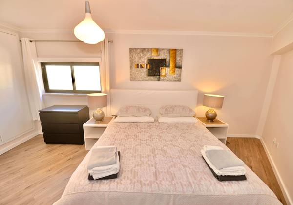 Palm Tree King Bedroom 1 Holiday Home Rental Silver Coast Portugal