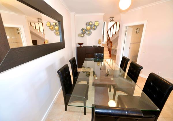 Palm Tree Apartment Dining Area Sao Martinho Do Porto Rentals Portugal