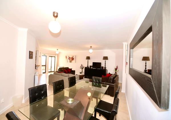 Lounge Ding Area Sao Martinho Do Porto Holiday Apartment