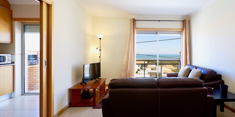 Apartment with balcony with sea view in Nazaré