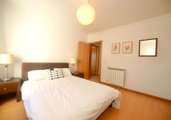 Main Bedroom Apartment Tide Holiday Rentals Nazare Portugal