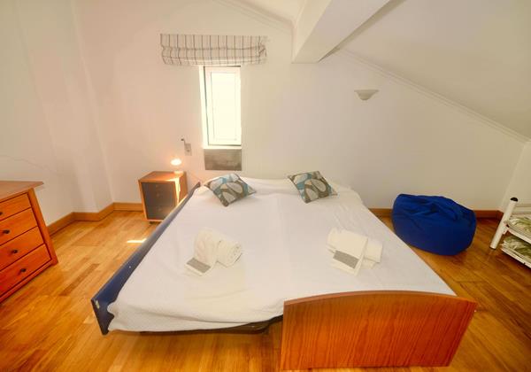 Twin Beds In Bedroom For 4