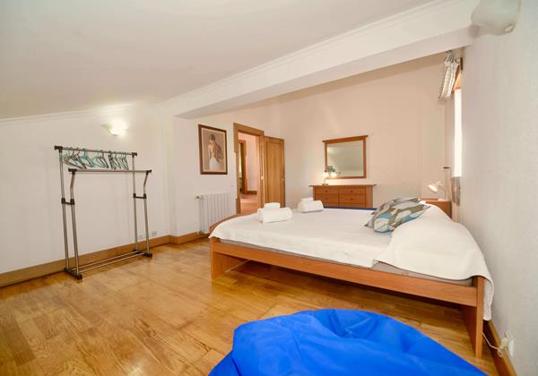 Double Twin Bedroom Sleeps 4 Apartment In Gilmafacho Sao Martinho Do Porto Portugal