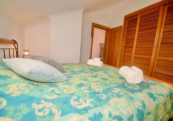 Double Bedroom 1 Holiday Apartment Silver Coast Portugal