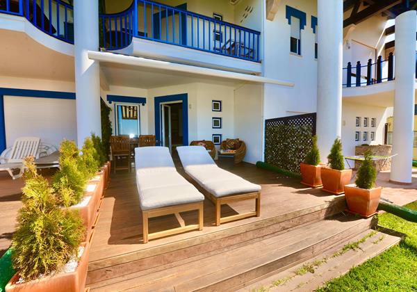 Private Terrace With Garden Overlooking The Sea In Holiday Rental In Sao Martinho Do Porto Portugal