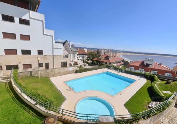 View Over The Pool In Bay Apartment Holiday Rentals In Sao Martinho Do Porto Silver Coast Portugal