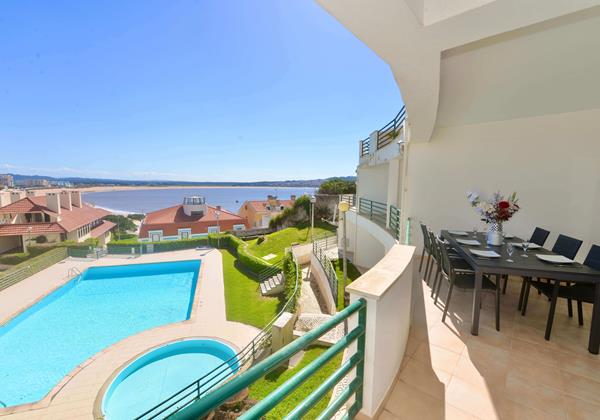 Palmeiras Pools In Bay Apartment Holiday Rentals In Sao Martinho Do Porto Silver Coast Portugal